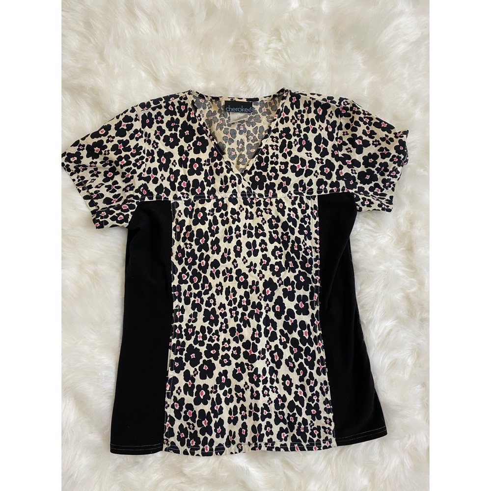 Floral print scrub top